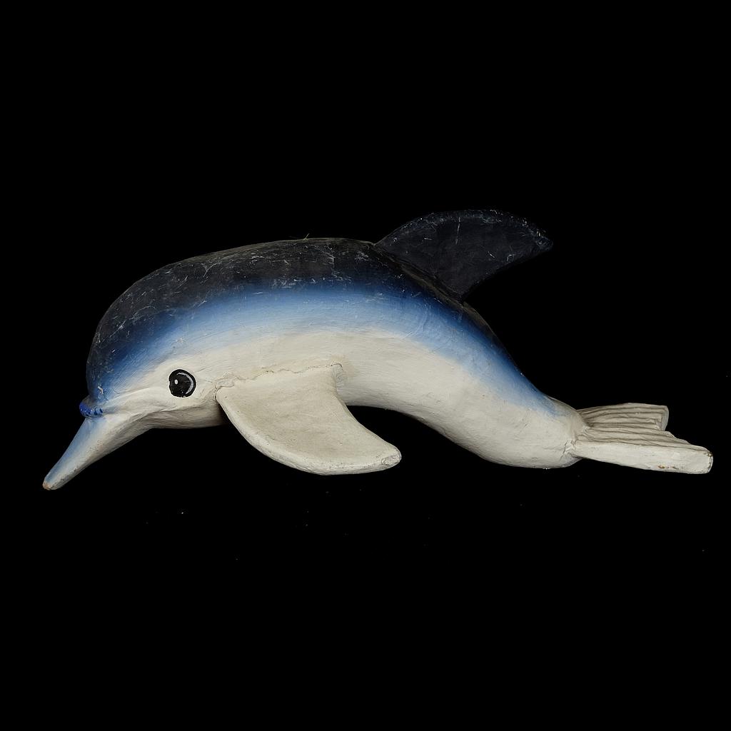 Delphin aus Pappmache