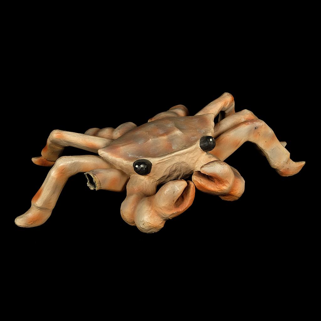 orange Krabbe aus Pappmache