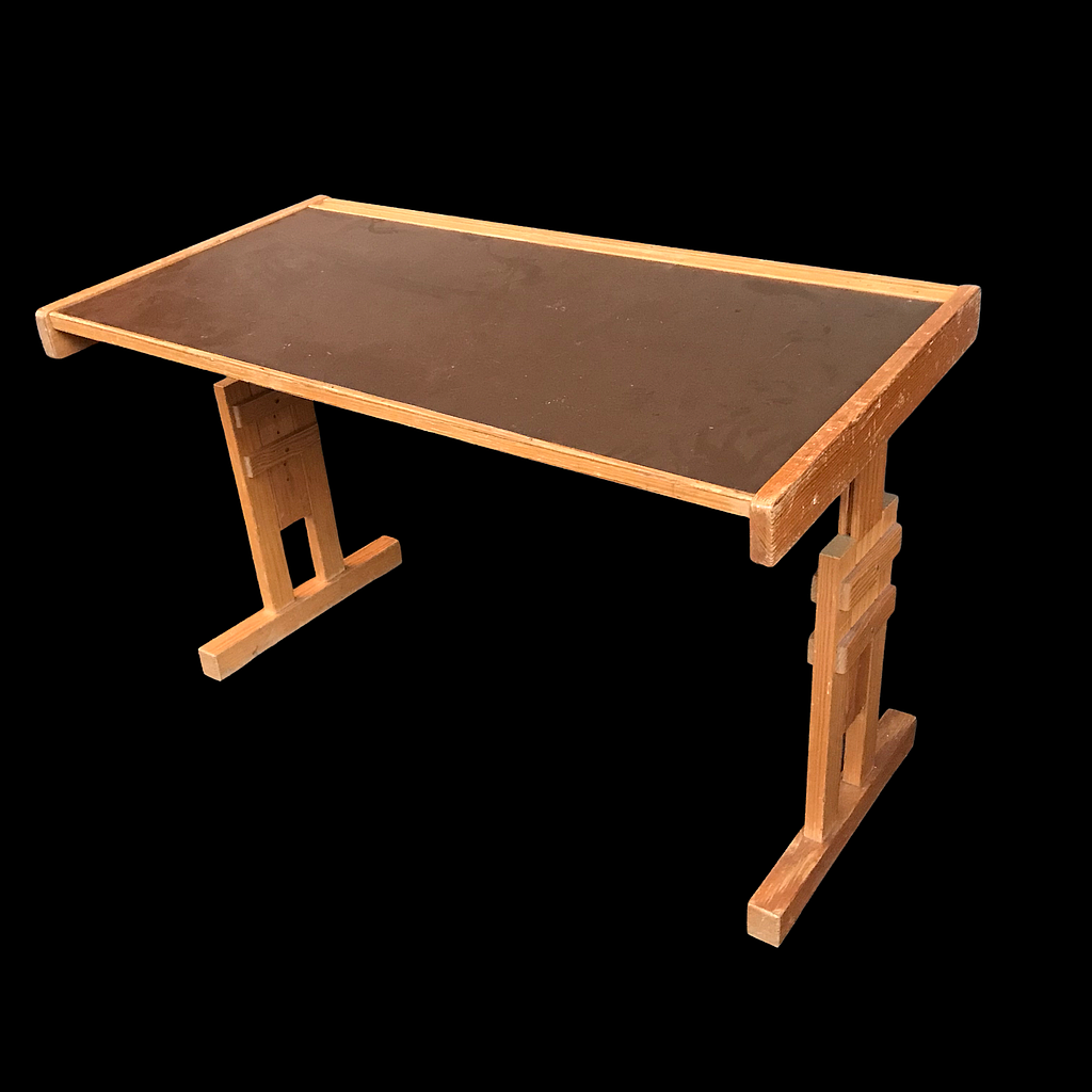 Miete - Höhenverstellbarer Schultisch aus Holz