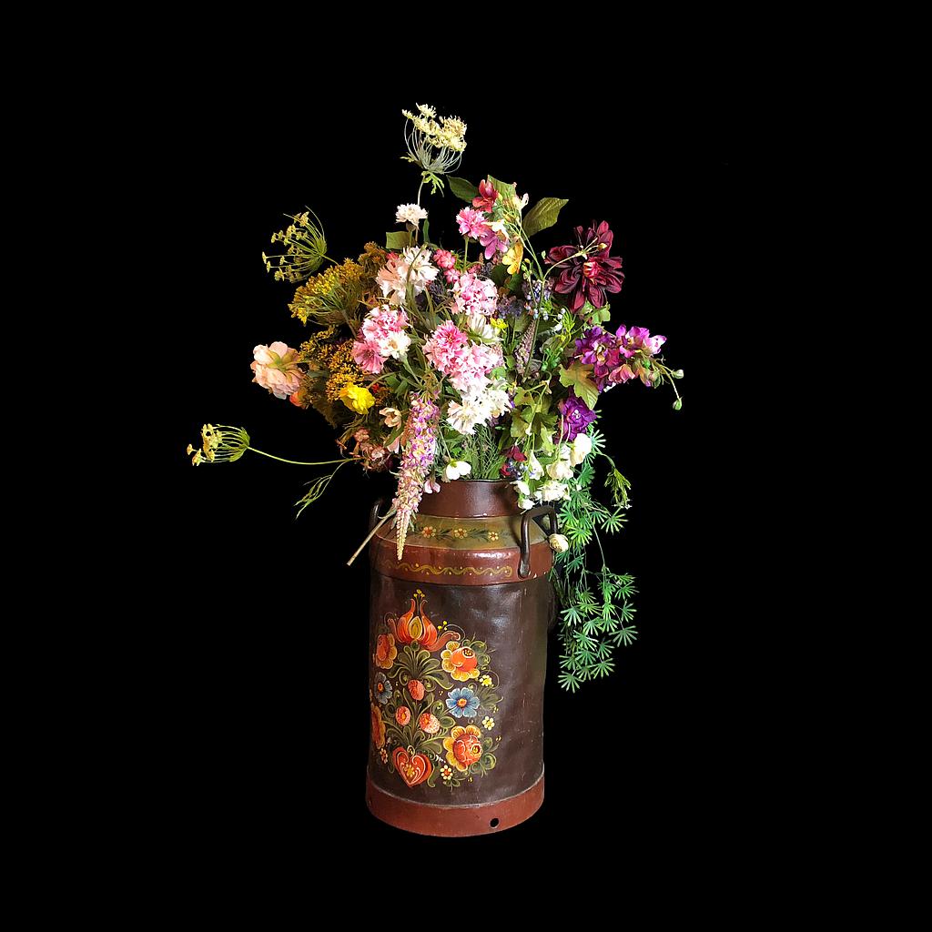 Miete - Blumengebinde in bemalter Vase
