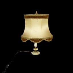 [LMP0001] Tischlampe mit ovalem Schirm