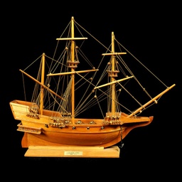 [MAR0111] mittleres Schiffsmodell &quot;Golden Hint&quot;